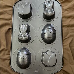 Wilton Easter Bunny and Egg Cakelet Pan - Silver